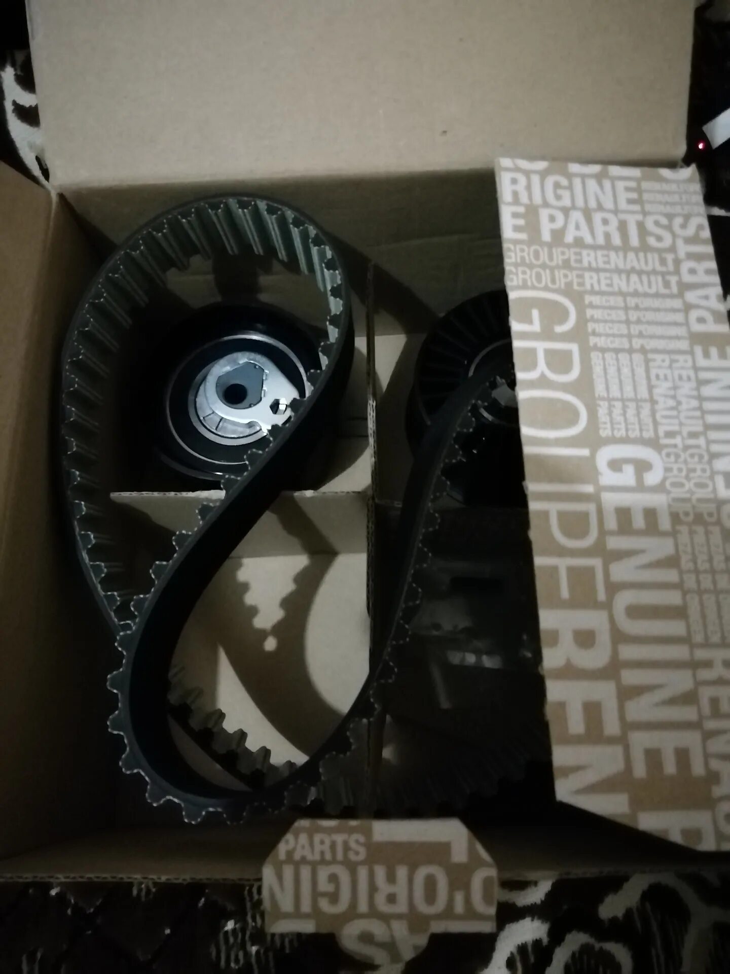 Грм рено лагуна 2. 8 ремень. 8 бензин. 0 бензин. Грм рено лагуна 1.