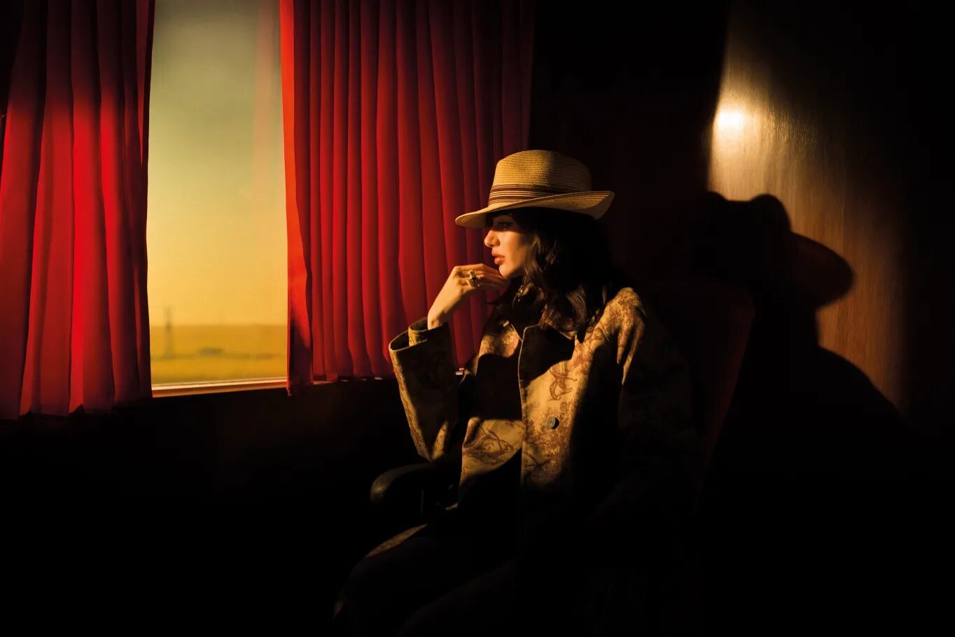 месть от кутюр фильм 2015 кадры. портной сцена. портной сцена. дарья сэвил. дизайнерский пошив одежды.