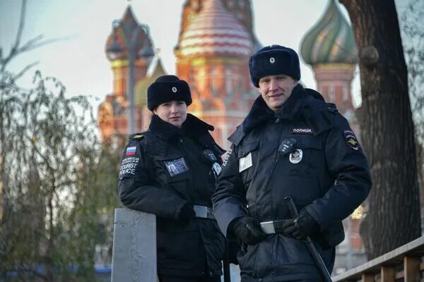 Сотрудник орд. Сотрудник полиции. Полицейский Москва. Полиция России. Полиция зима.