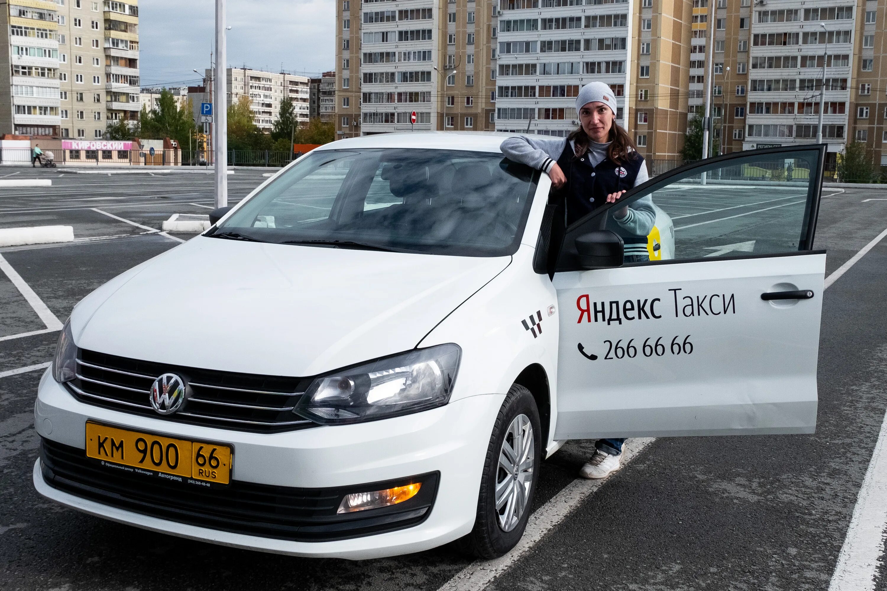 Автомобиль с водителем екатеринбург. Фольксваген поло 2022 такси. VW Polo такси 2021.