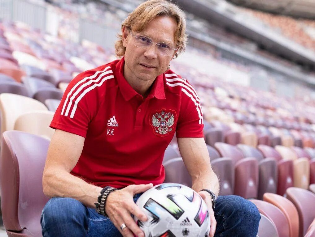 бывший тренер футбольной команды