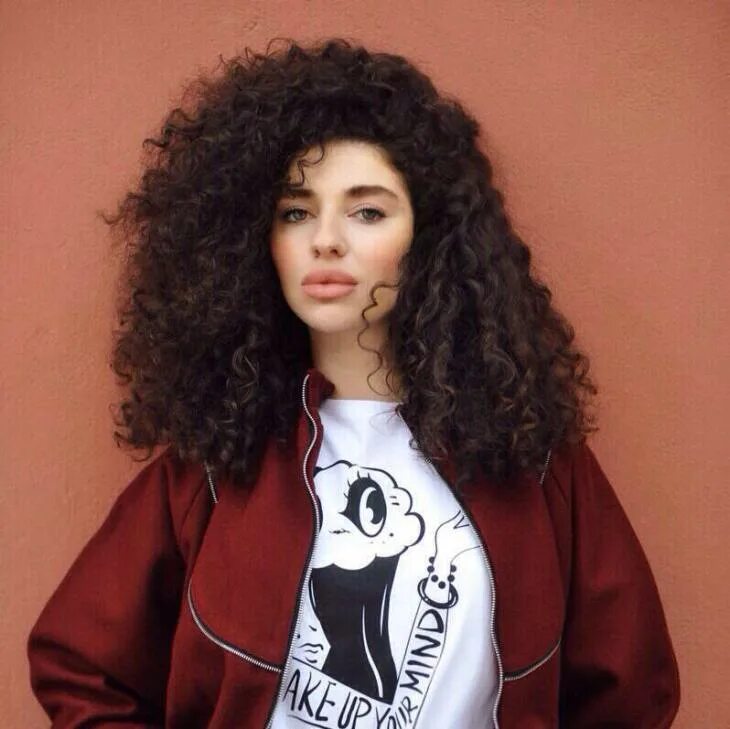 Anikv пурцен. Аника анна пурцен. Аника певица. Anikv saluki. Anika и салуки.