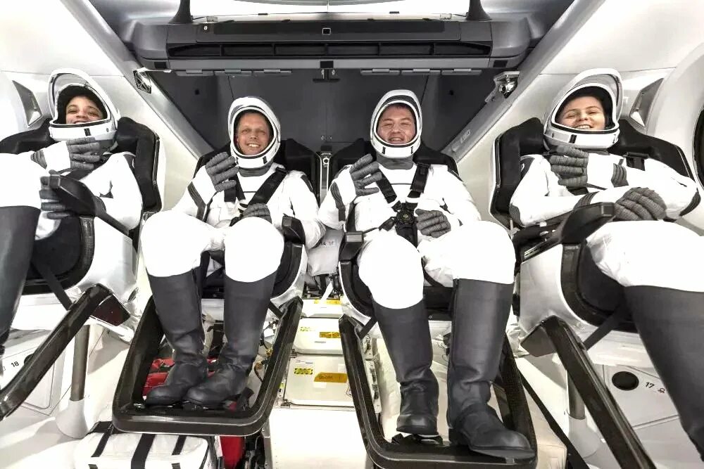 Polaris down spacex. Крю драгон. crew dragon spacex. crew dragon внутри. crew dragon космический корабль.