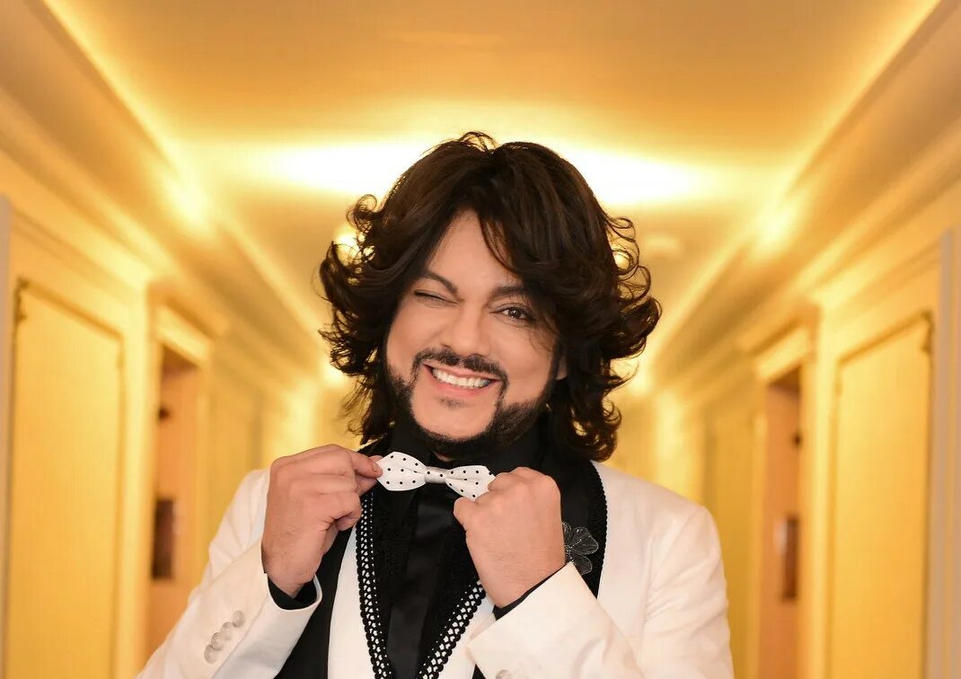 Убрать киркорова с эстрады. Филипп бедросович киркоров. Убрать киркорова с эстрады. Подруга киркорова. Киркоров 2003.