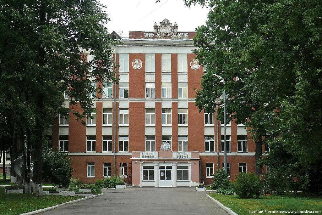 Лицей 1535 москва. Московский лицей № 1535. школа 35 москва саввинский пер. малый саввинский переулок 8. лицей 1535 москва саввинский.