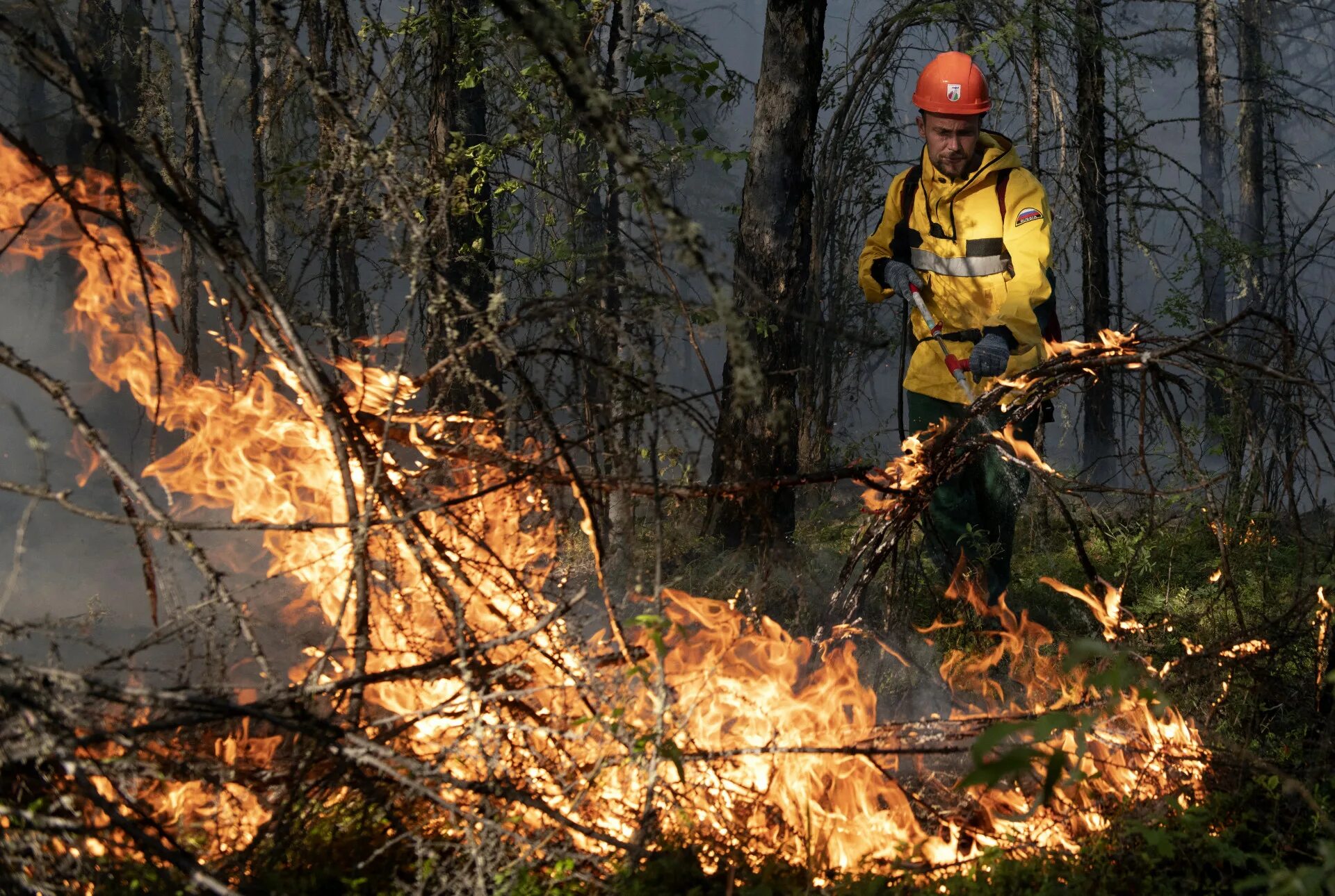 Лесные пожары в Якутии 2021. Лесные пожары в Якутии 2022. Тушение лесных пожаров в Якутии. Лесные пожары в Якутии 2023.