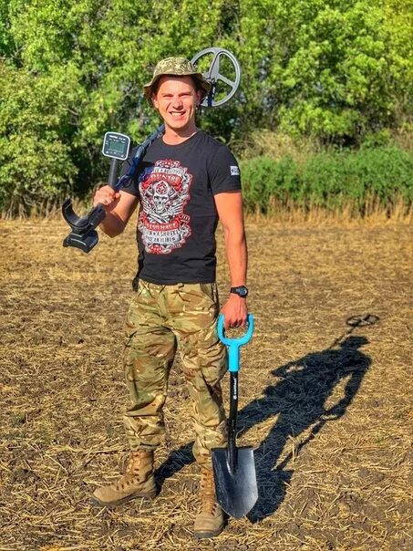 Костюм кладоискателя. Камрад фото. Камрад без шарфа. Камрад самков. Камрад без шарфа.