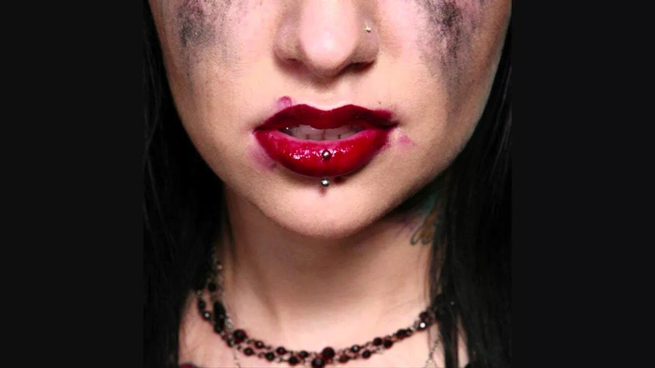 The day is dying. Escape the Fate. Dying is your latest Fashion Escape the Fate. Not good enough for Truth in cliche. Девушка с обложки Escape the Fate 2006.