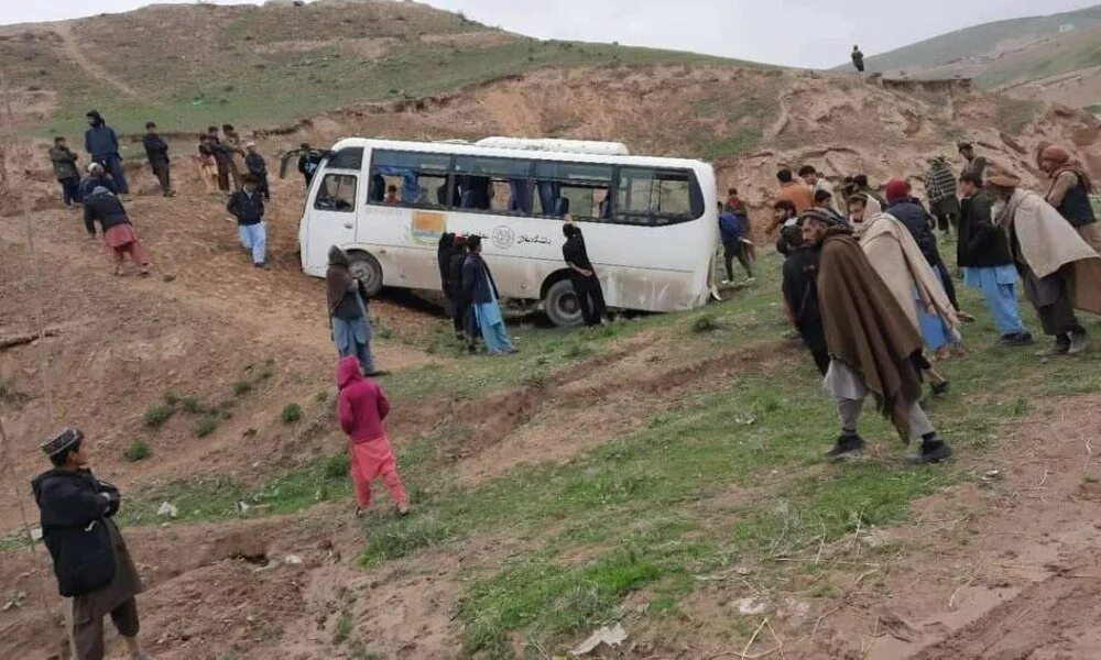 Нападение на автобус. Баглан Афганистан. Афганский автобус.