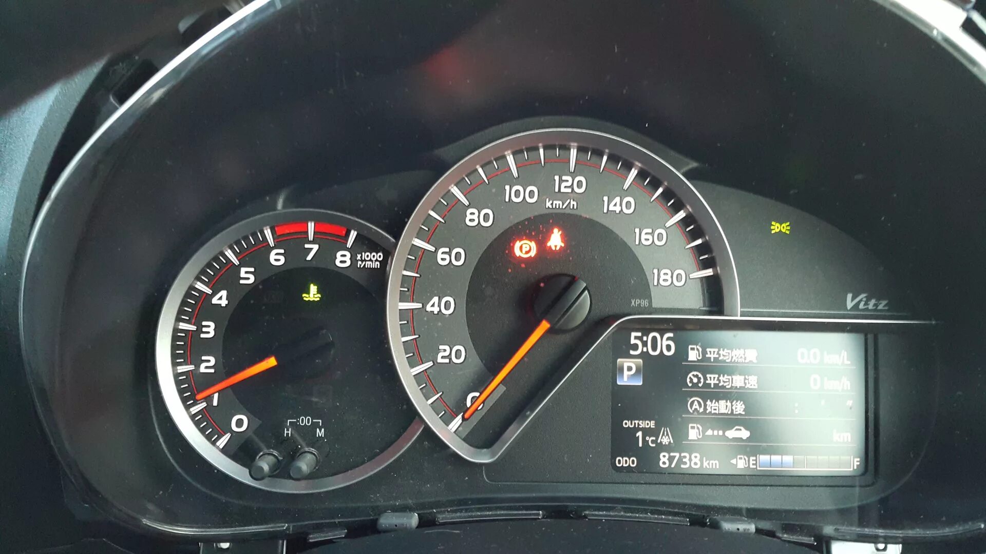 Спидометр 130. Toyota vitz 130 спидометр. toyota vitz 2016 приборная панель. тойота витц 2011 1. 1.1 спидометра. toyota 2015 спидометр.