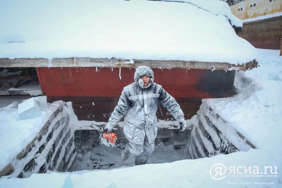 вымораживатель судов. вымораживатель судов. выморозка в якутии. вымораживание судна. выморозка автомобиля.