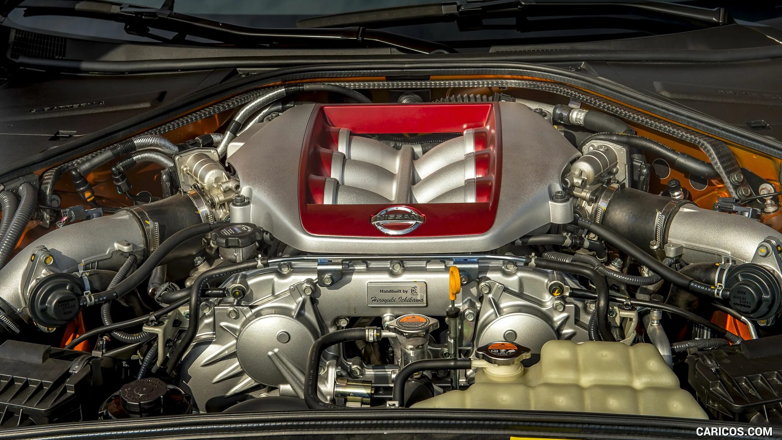 Vq35de впуск от ниссан gtr35. Двигатель ниссан gtr r35. Nissan gtr r35 nismo engine. Мотор ниссан гтр. Система пожаротушения nissan gtr 35.
