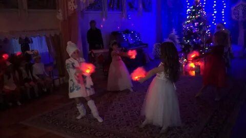 Танец с фонариками видео