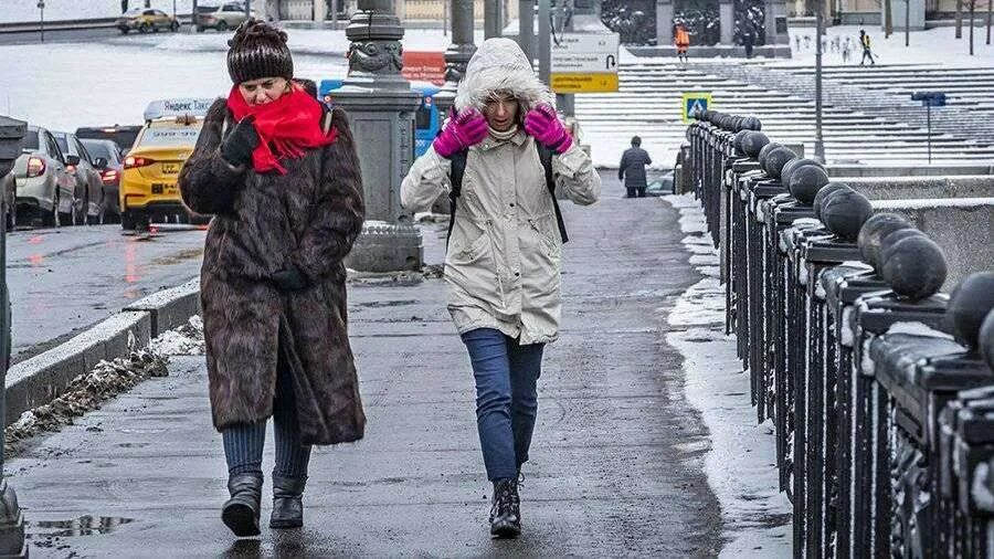 Холодная зима жаркое лето. Холодная зима в Сибири и жаркая лето. Жарко летом холодно зимой Китай?. Холодная зима репортаж о погоде с парка. Где теплая зима и холодное лето