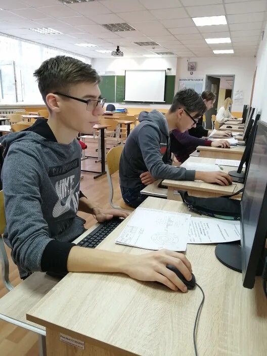 Художественный колледж. Дизайнер колледж. Кафдера "графического дизайна". Вузы для веб дизайнеров. Графический дизайн колледж.