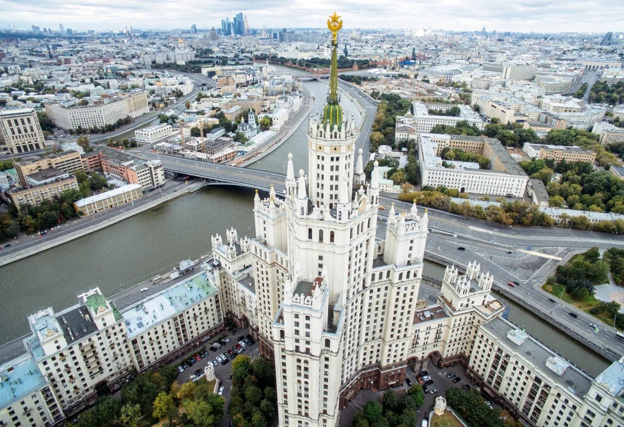 Здания сталинских высоток в москве