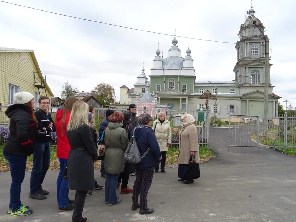 Площадь октябрьской революции брянск. Года в новозыбкове. Погода в новозыбкове сегодня. Года в новозыбкове. Школа моделей для детей в новозыбкове.