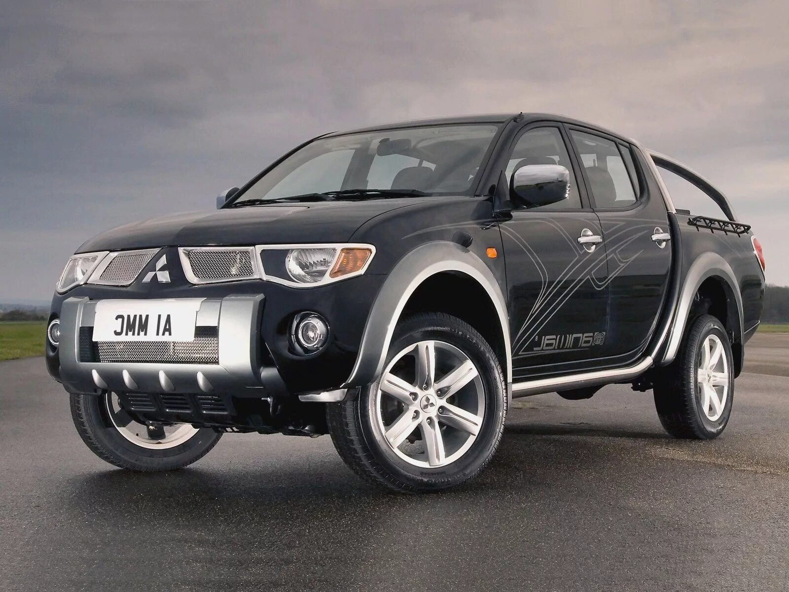 Мицубиси л200. Mitsubishi l200. L 200 Mitsubishi l200. Пикап Митсубиси л200.