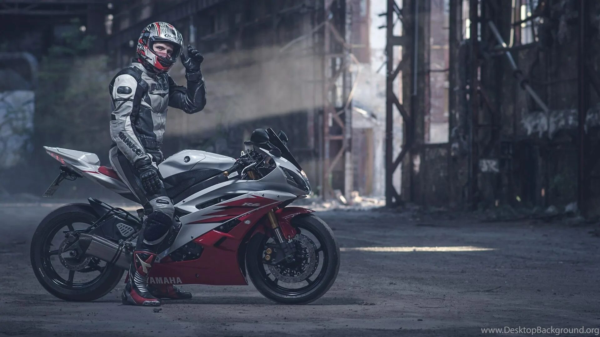 R6 x