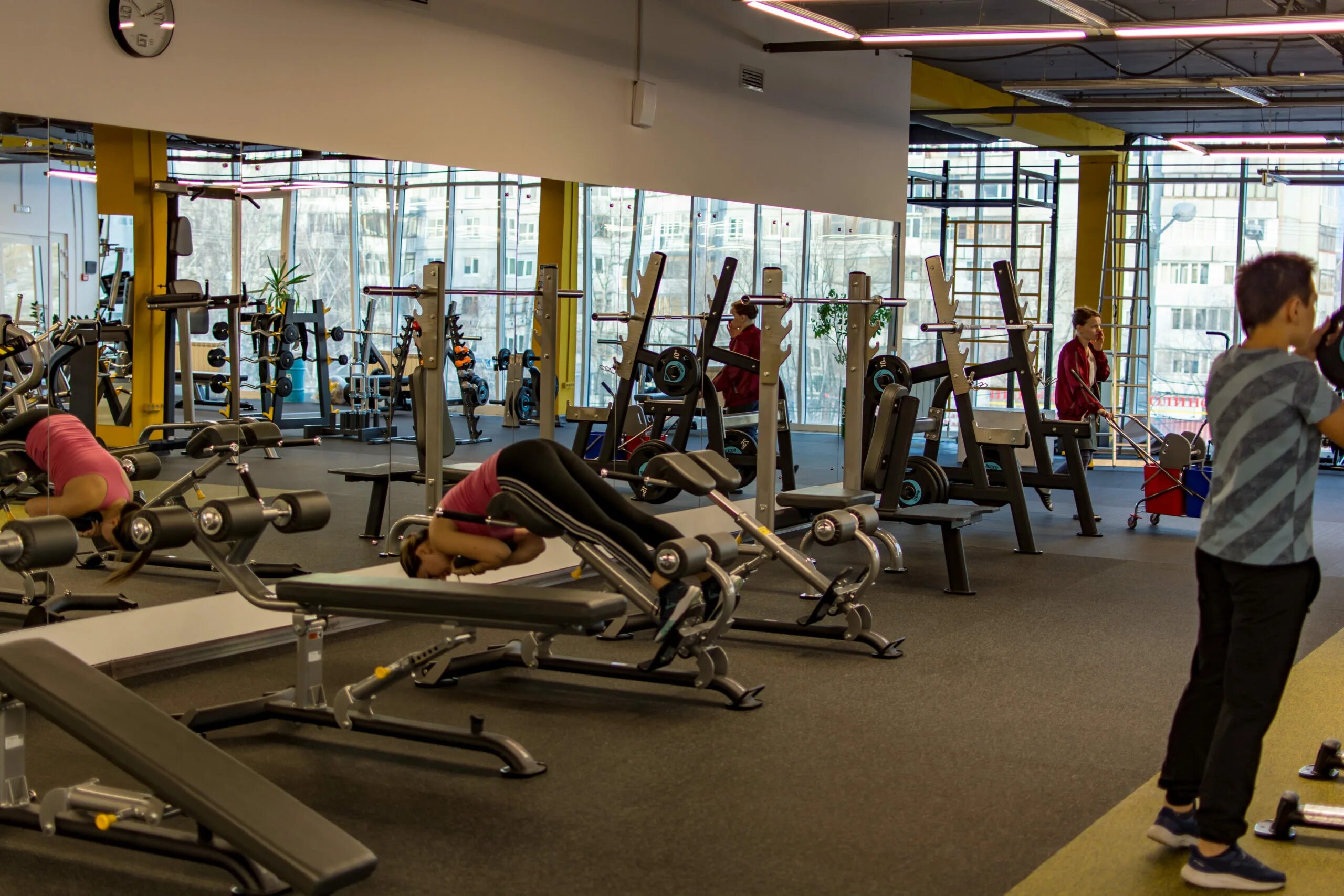 5g fitness омск. Метромолл омск фитнес. Фитнес клуб гуру покров. Спортклуб 5 g омск. Фитнес центр 5g омск отзывы.