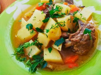 Баранина с овощами в кастрюле