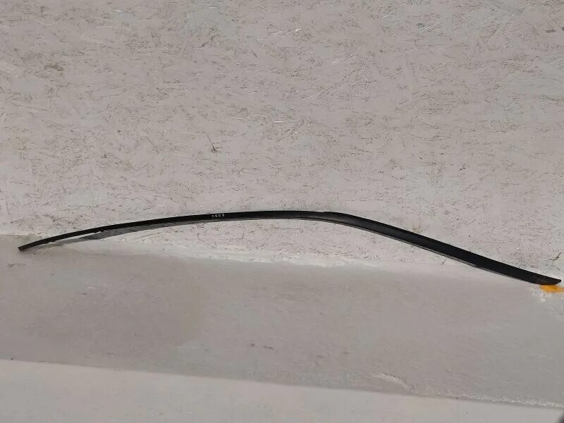 Молдинг правый volvo 39869470. Volvo s60 молдинг. 8643199 молдинг заднего правого стекла volvo s80. Вольво s60 молдинг бампера. Ветровики капота вольво fh.