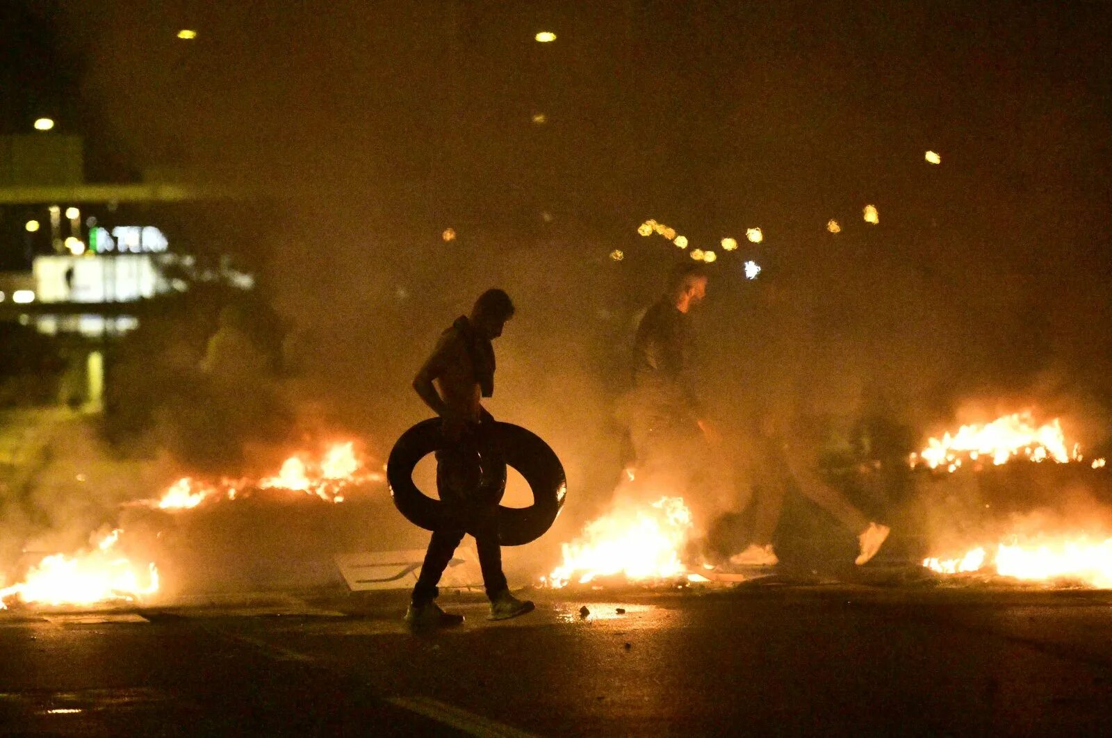 Burning american flag. Burn against. Американский флаг горит. The burning. Against me.