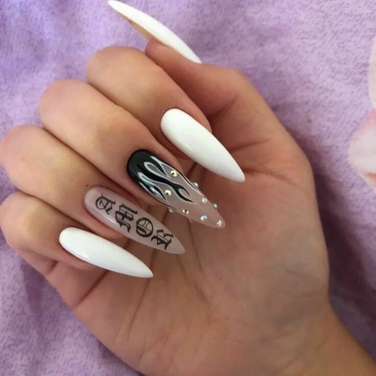 Pin by Nahomy Zamora on Diseño de uñas Almond acrylic nails, Winter nails, Cute 