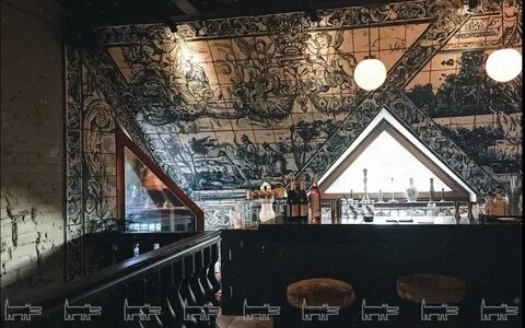 Tawny bar