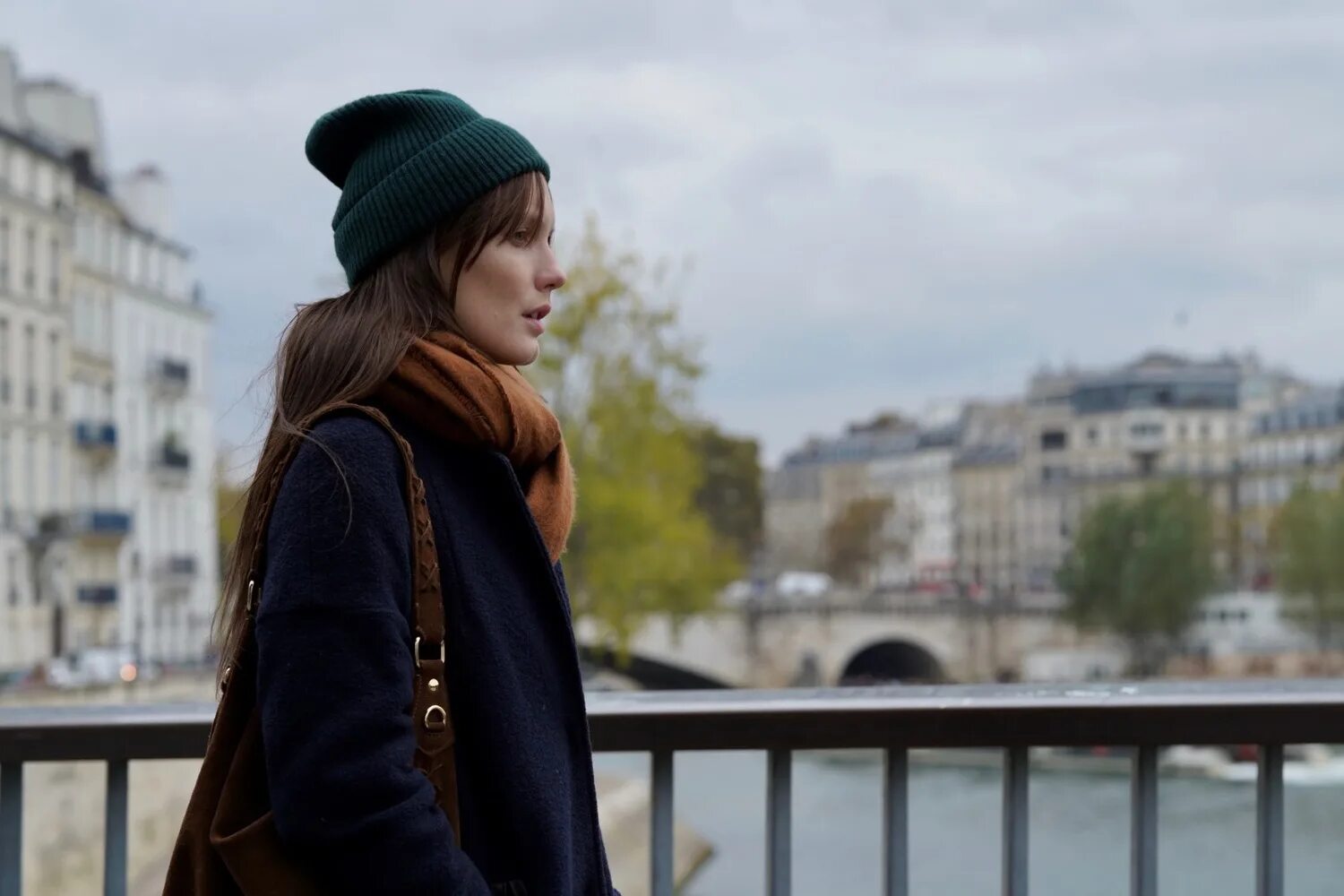 В ее у. В ее у. Adelman 2017. Аманда сейфрид дорогой джон. Она 2016 изабель юппер.