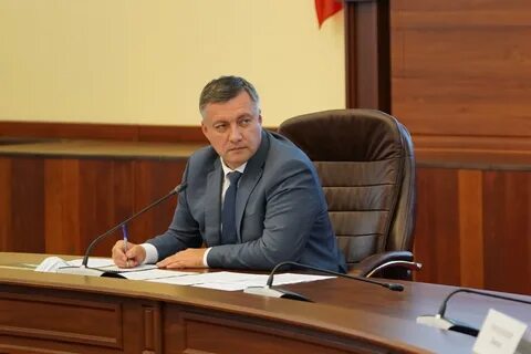 Поручил управлению