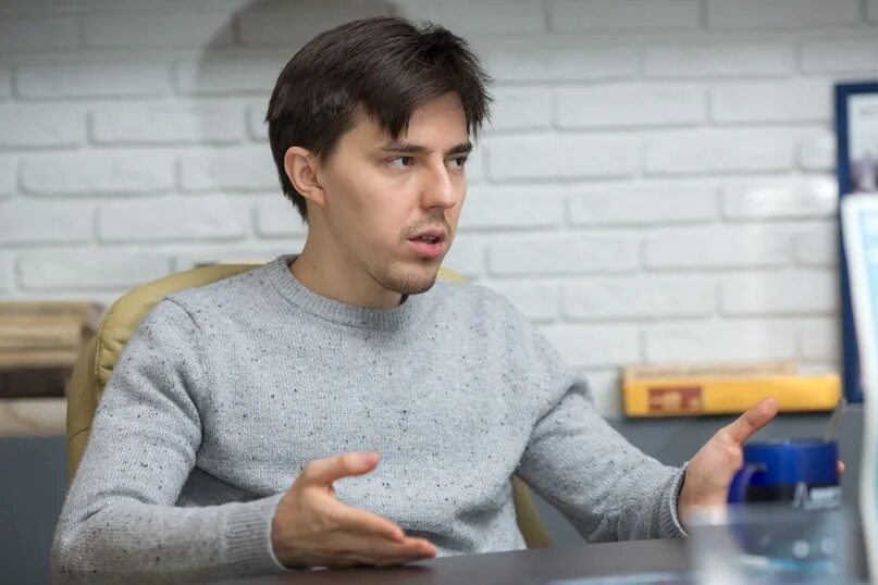 Основатель skyeng георгий соловьев. Основатель skyeng георгий соловьев. Зиновий петрович соловьев артек. Георгий соловьёв skyeng. Основатель соловей.