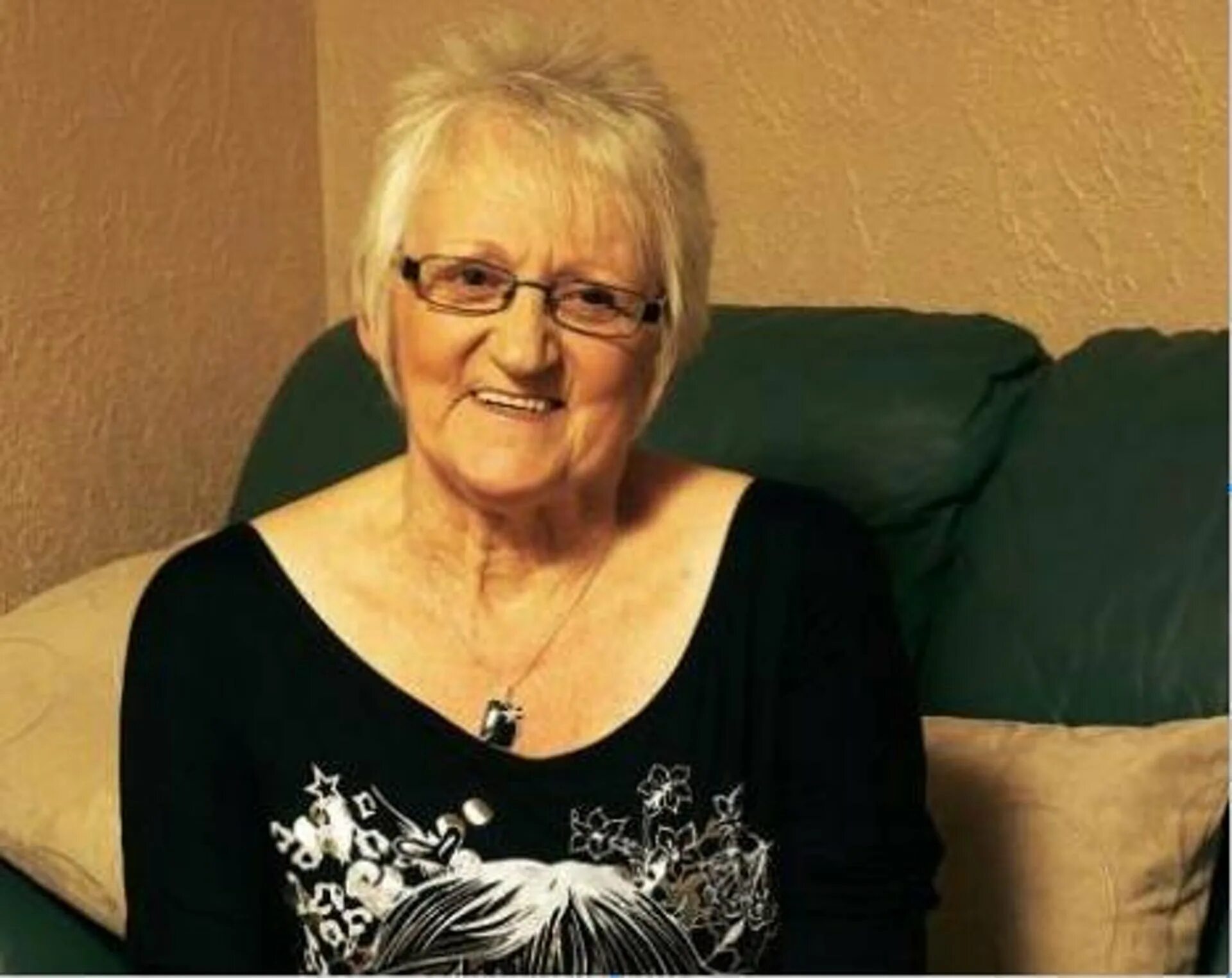 Старые=бабушки=с большими=. Бабушка astrid. Грэнни эффи. Granny pike. Пожилая франческа.