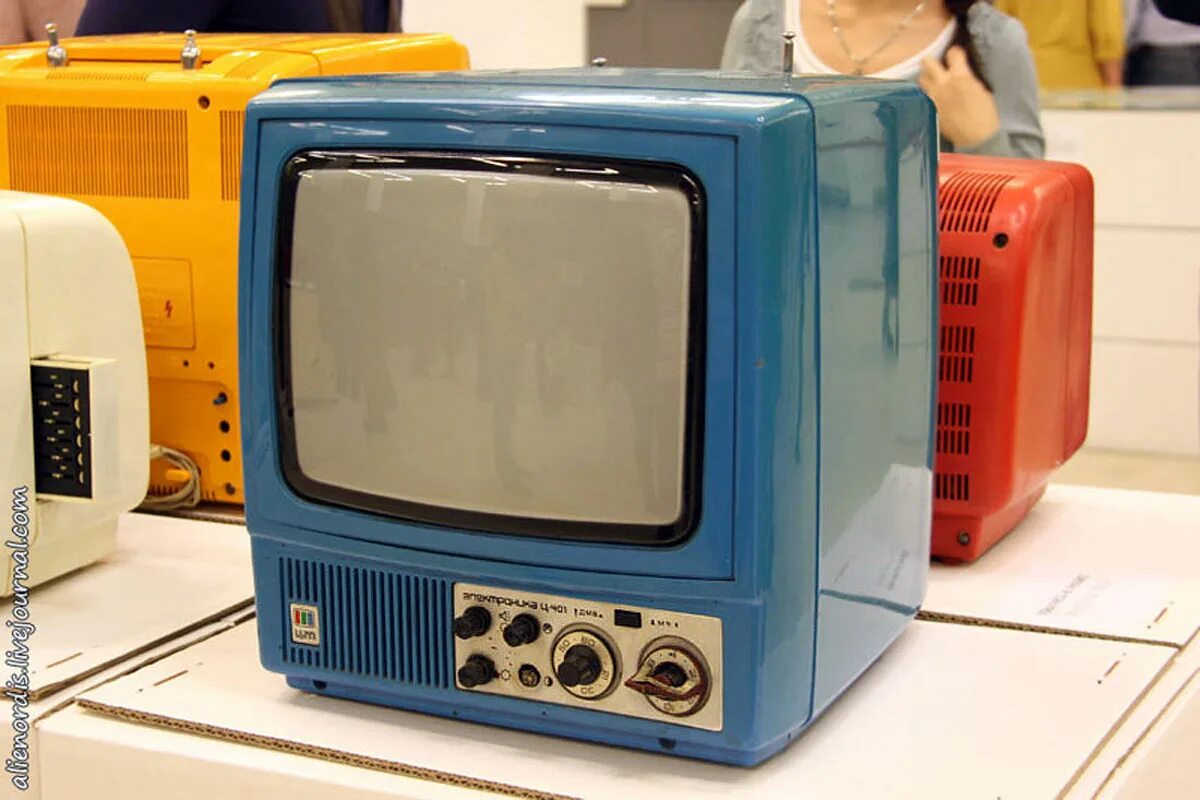 Телевизор электроника ц 401. Цветной телевизор электроника ц 401м. Телевизор Юность 401. "Электроника ц-401 м" (1984) телевизор.