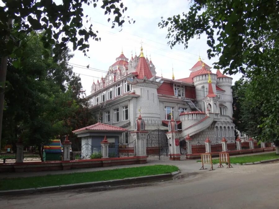 Йошкар-ола школа обыкновенное чудо. Школа №5 "обыкновенное чудо", йошкар-ола. Обыкновенное чудо садик йошкар ола. Школа №5 "обыкновенное чудо", йошкар-ола. Школа-дворец «обыкновенное чудо», йошкар-ола.