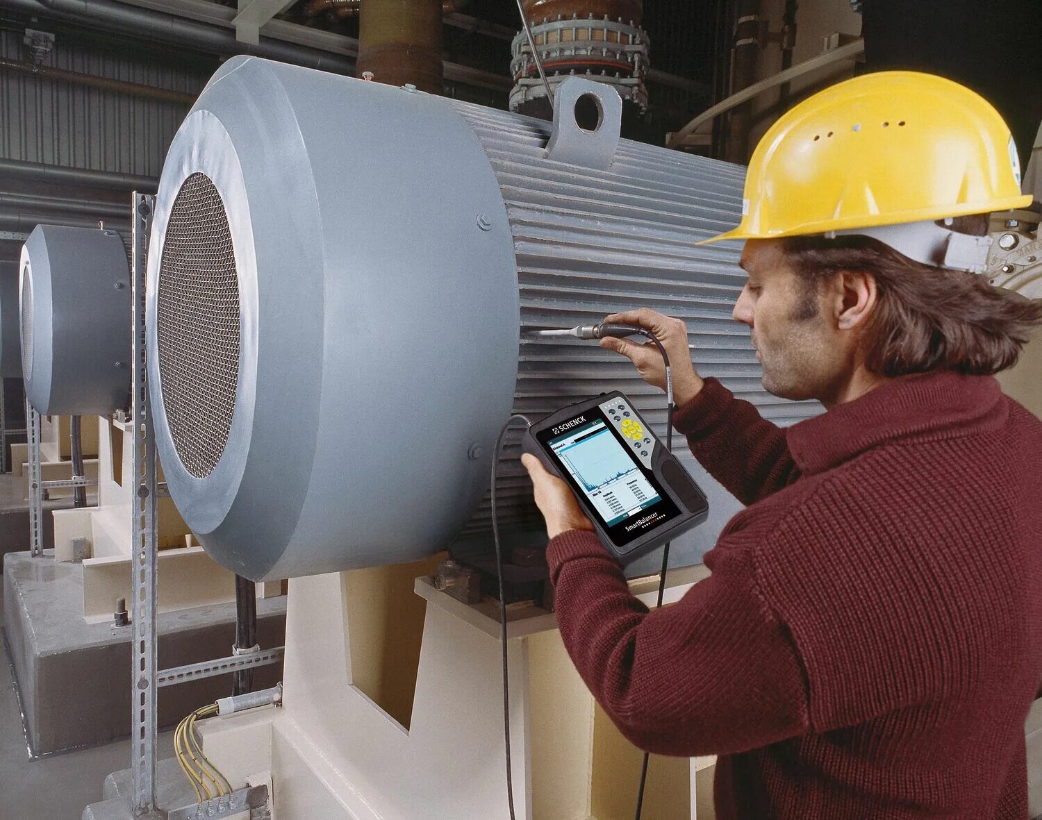 Вибродиагностический анализатор и балансировщик vibexpert ex pruftechnik. Вибрация оборудования. Источники вмбрациина производстве. Источники технологической вибрации. Вибрация технологического оборудования.