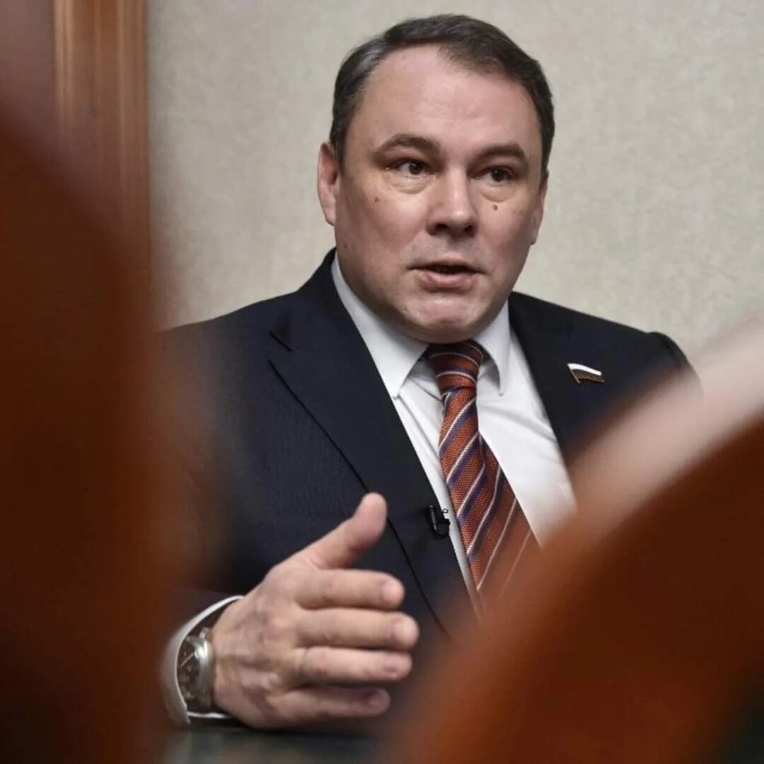 Вице спикер думы. Пётр толстой вице спикер. петр толстой в пасе. вице-спикер госдумы петр толстой в пасе. вице-спикер госдумы, глава делегации рф в пасе петр толстой.