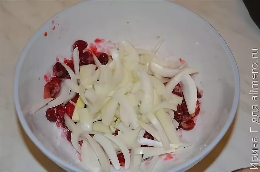Квашеная редька рецепт. Квашеная капуста со свеклой. Салат из розовой редьки. Салат свекла морковь редька. Редька квашеная со свеклой.