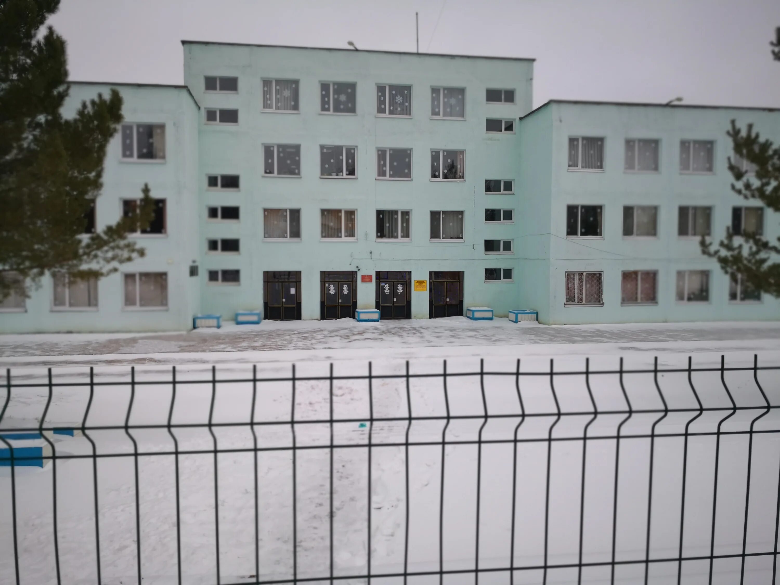 свердловск лнр дворец культуры. посёлок соколовый саратовская область. школа поселок соколовый саратов сайт. дос д 16 район соколовый саратов. рабочий посёлок соколовый саратовская область воинская часть.