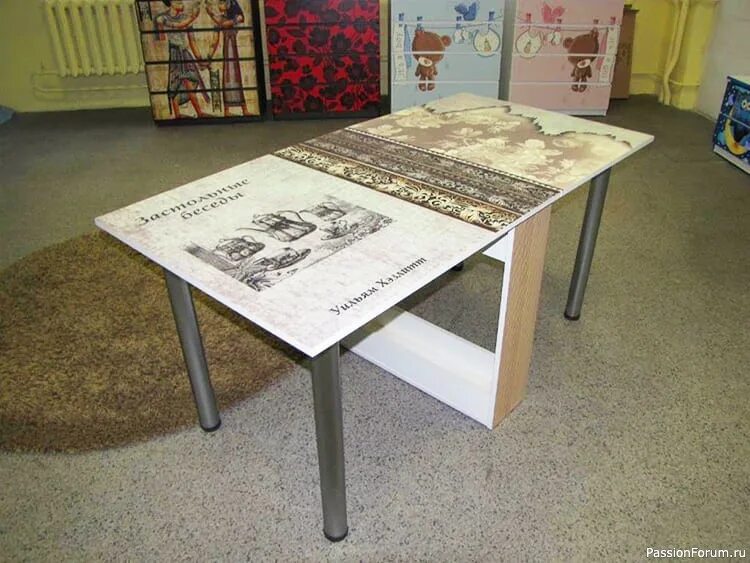 Что можно сделать из старого стола книжки Декор старого стола книжки Дом Мебели.ру