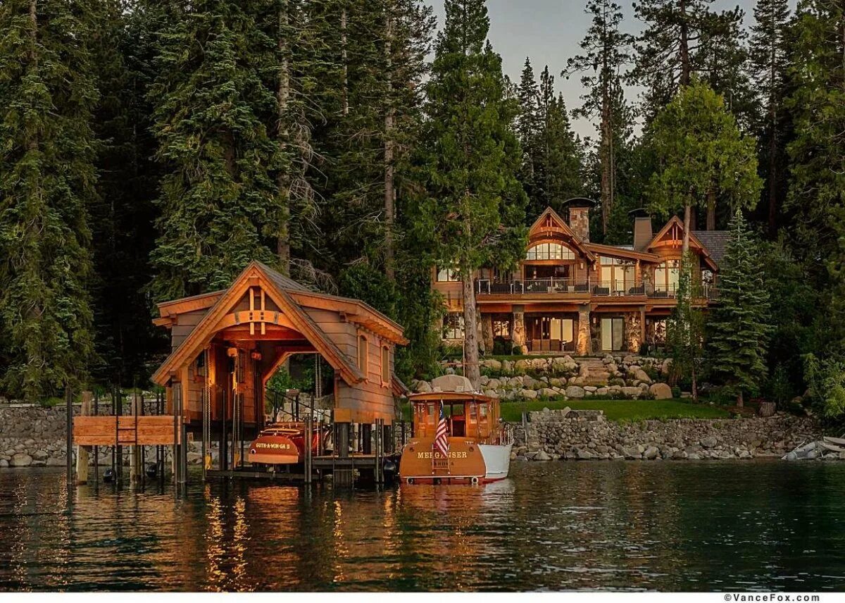 Резиденция Орлиное гнездо Калифорния. Американский дом у озера в лесу Тахо. Ellison Estate. Вудсайд, Калифорния, США. Озеро Тахо домик. Деревянный дом на реке