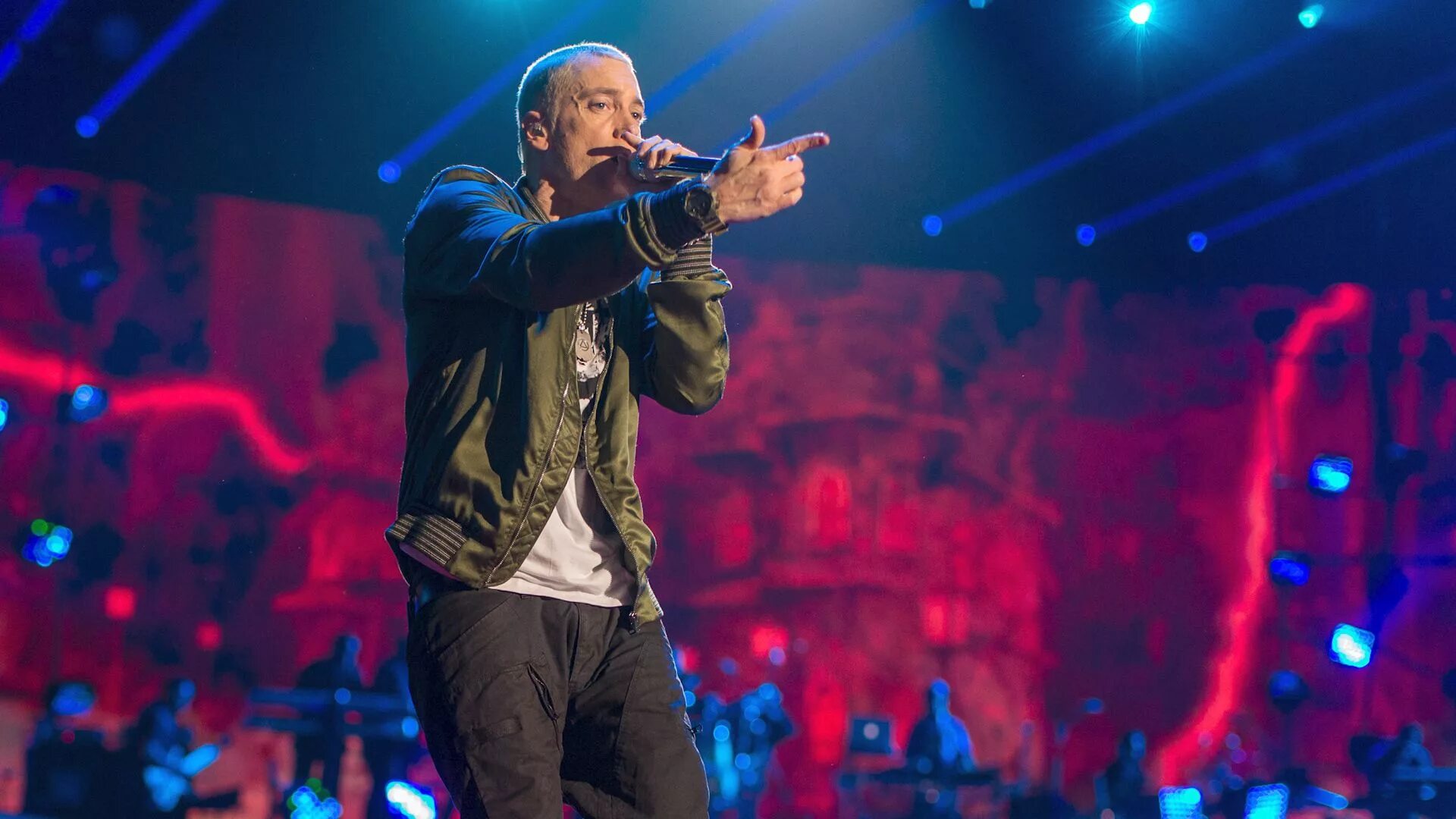 Исполнил рэп. Eminem Concert. Эминем концерт. Eminem Tour 2022. Эминем 2023 концерт.