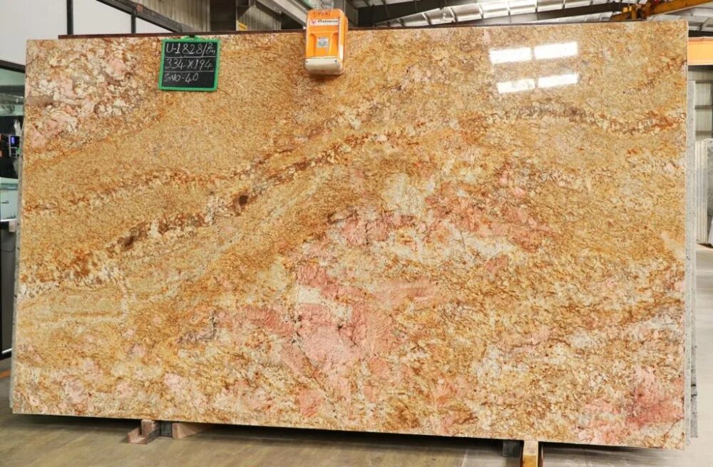 Гранит империал. Империал голд гранит. Гранит мэри голд индия слэб. Слэб гранит imperial gold. Imperial red слэб.