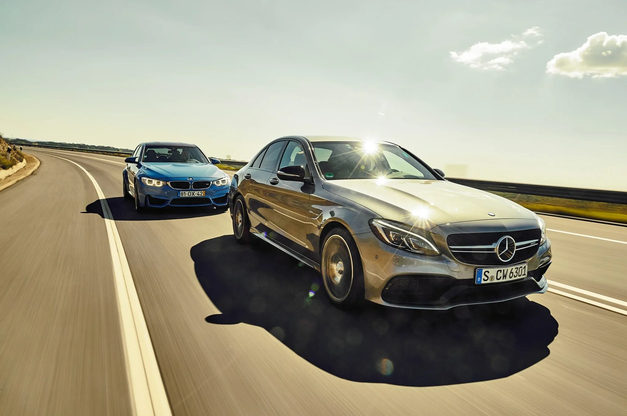 Почему бмв лучше мерседеса. Bmw m3 vs mercedes c63. mercedes c63 vs 53. мерседес 2015 бмв. 600 мерседес против бмв f30.