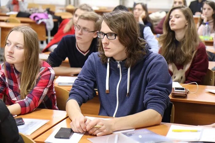 Нгу отзывы студентов. Истфак вшэ. Лекционная аудитория юрфак мгу. Нгу экономический факультет. Нгу новосибирск студенты.