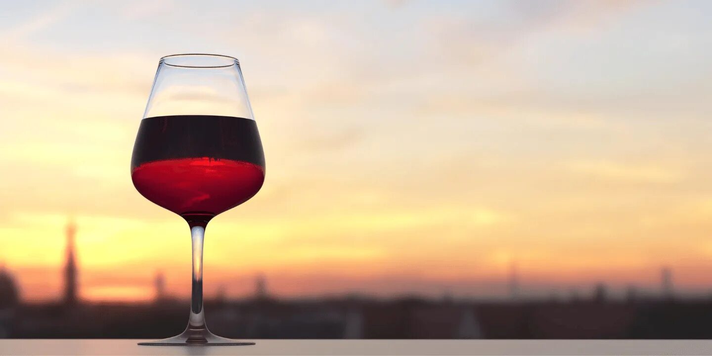 Фон бокал вина. Бокал красного вина. Бокал с вином. Красное вино. Красное вино в бокале.