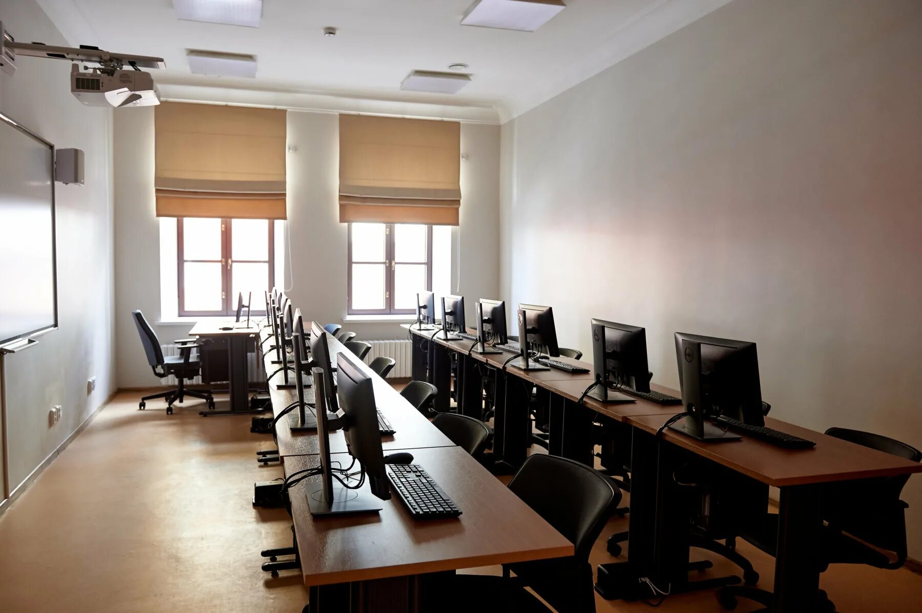 День открытых дверей тюмгу. Тюменский государственный университет внутри. Инзем тюмгу. Инзем тюмгу. Институт наук о земле тюмгу внутри.