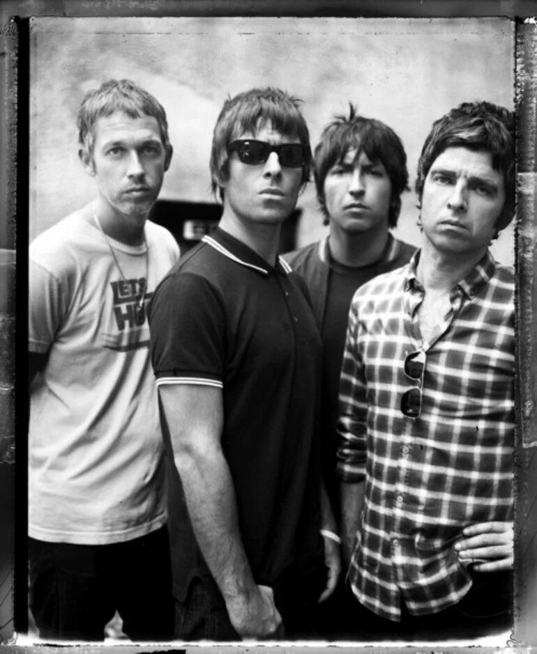 Oasis группа 1997. Ноэль галлахер wonderwall. Oasis группа 1997. Оазис музыкальная группа. Группа oasis.