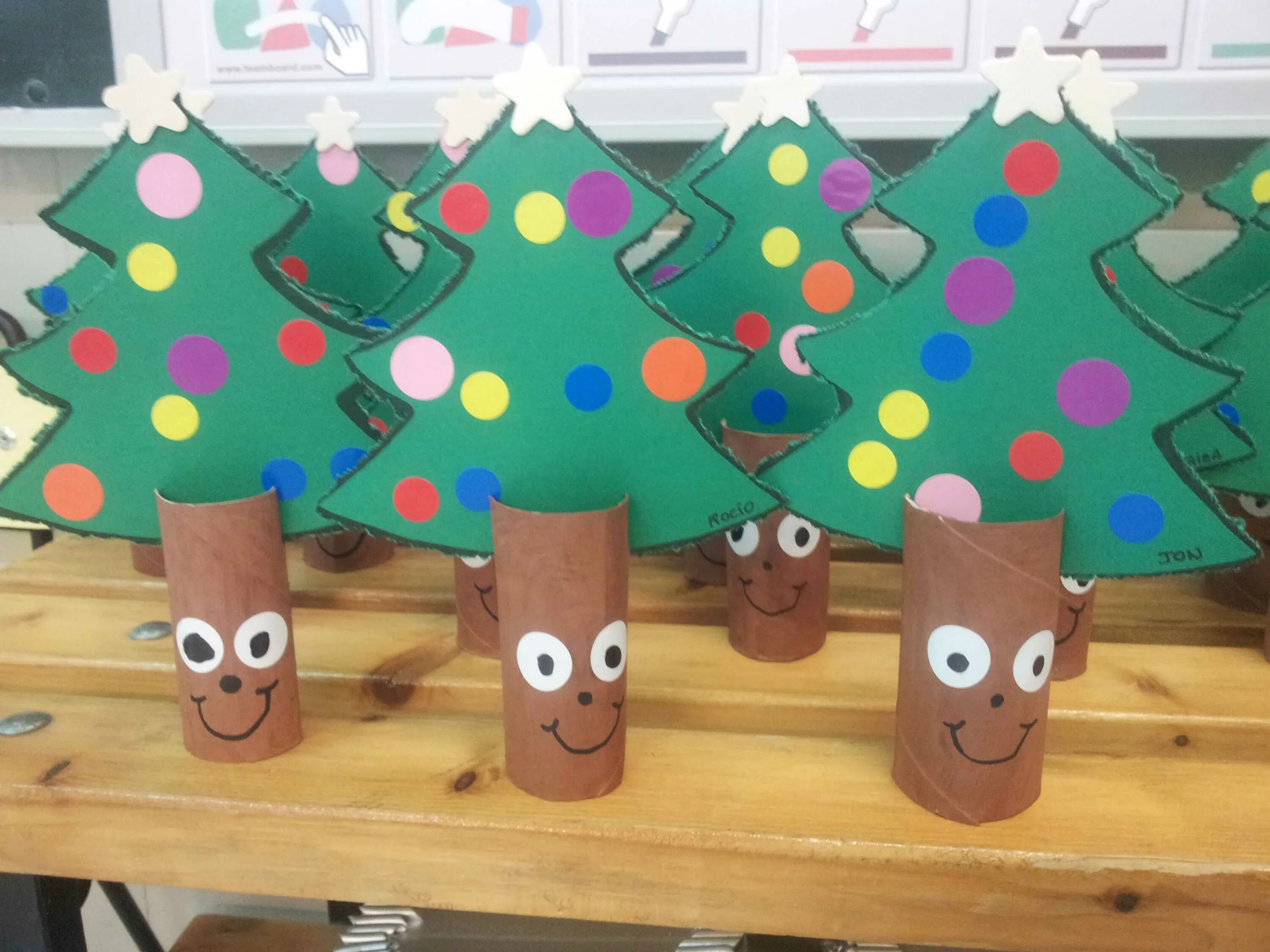 Поделки для подготовительной группы детского сада. Конструирование птицы. Поделки для подготовительной группы детского сада. Новогодние игрушки из втул. Аппликация овощи в подготовительной группе.