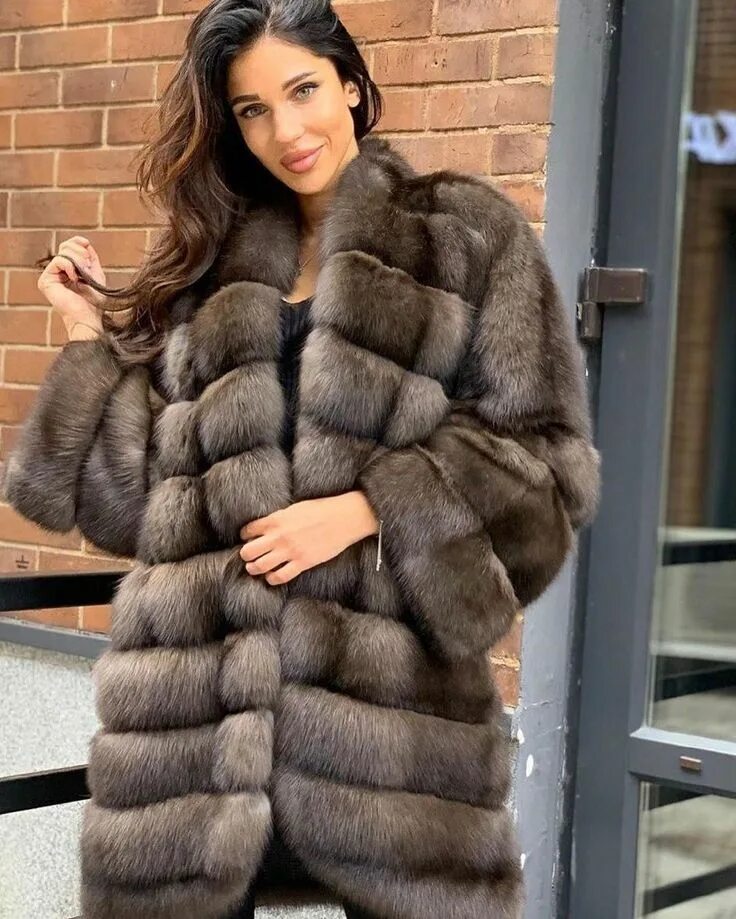 Furfetish_queen ￼подписки ￼. Футболка deftones around the fur. Дизайнерские шубы. Накидка с мехом. Шуба из соболя.